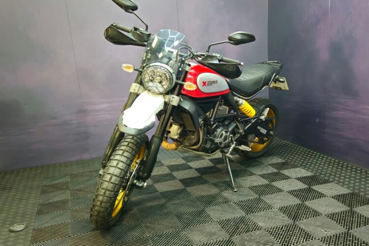 DUCATI SCRAMBLER 800