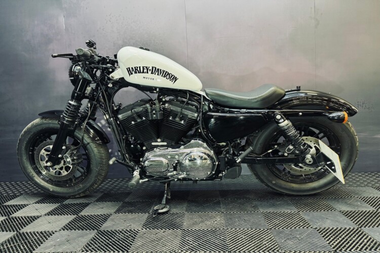 HARLEY-DAVIDSON SPORTSTER