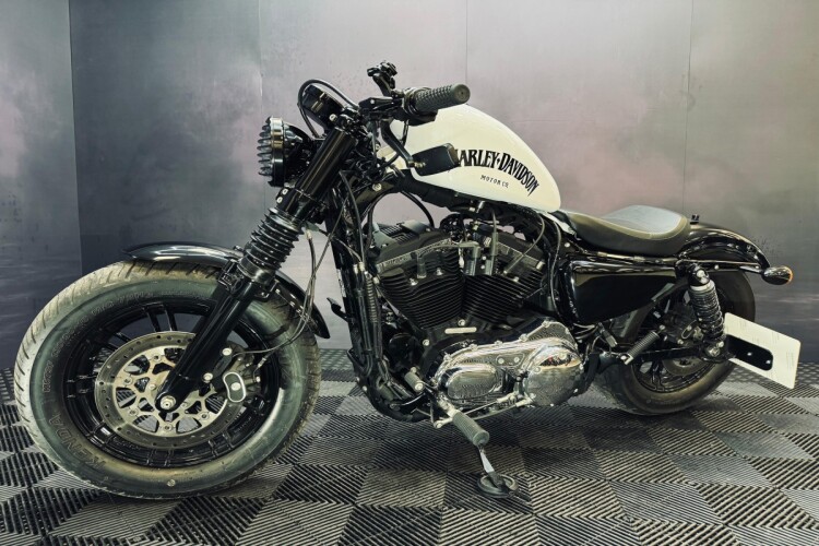 HARLEY-DAVIDSON SPORTSTER