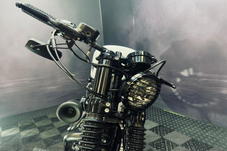 HARLEY-DAVIDSON SPORTSTER