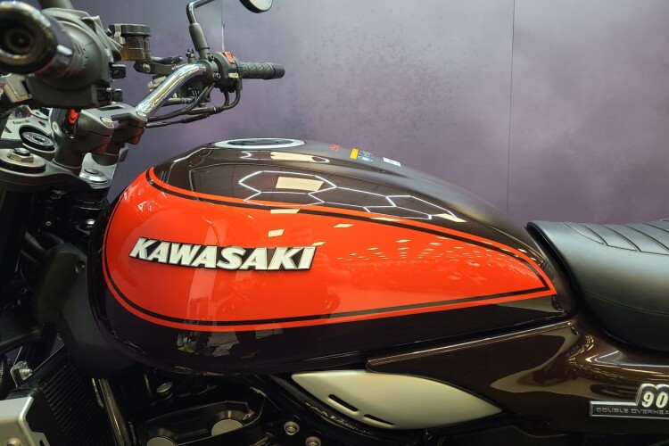 KAWASAKI Z900 RS
