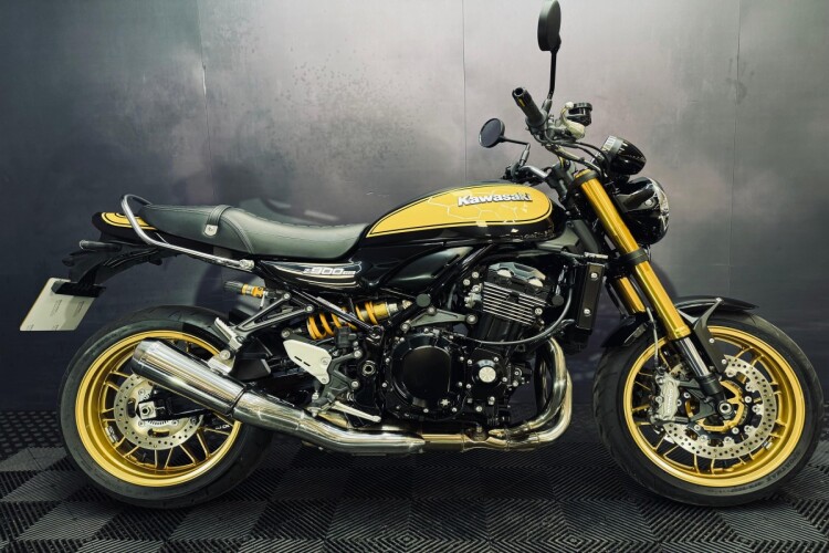 KAWASAKI Z900 RS SE