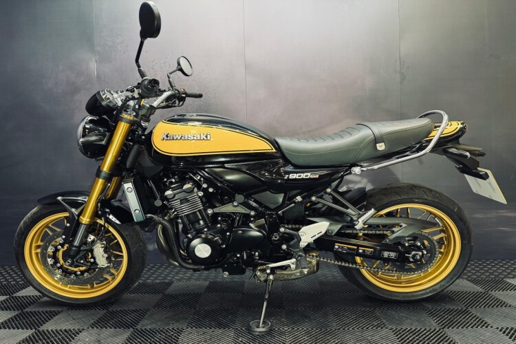 KAWASAKI Z900 RS SE