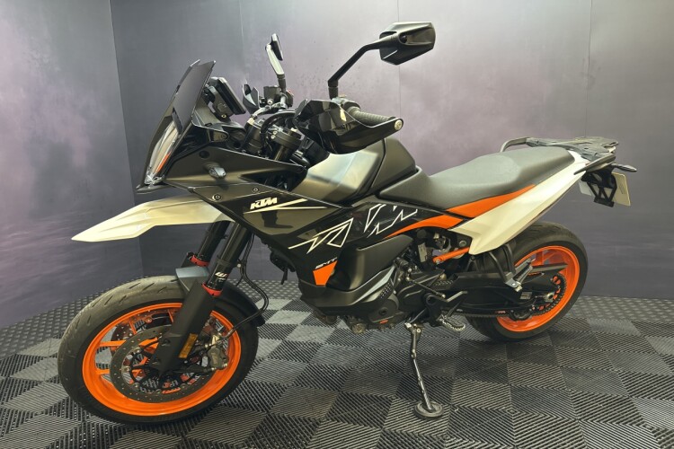 KTM 890 SMT
