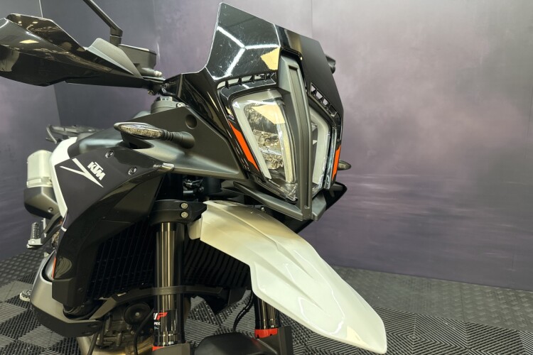 KTM 890 SMT