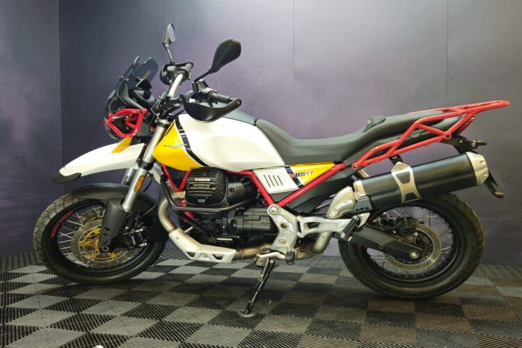 MOTO GUZZI V85