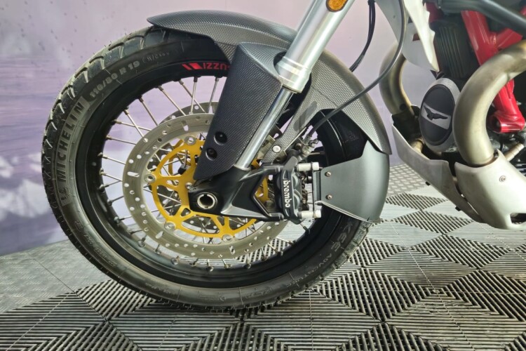 MOTO GUZZI V85