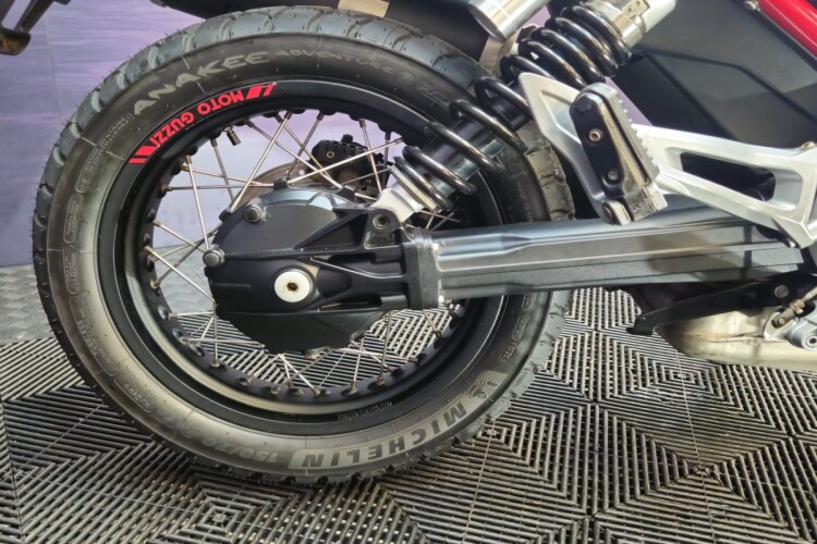 MOTO GUZZI V85