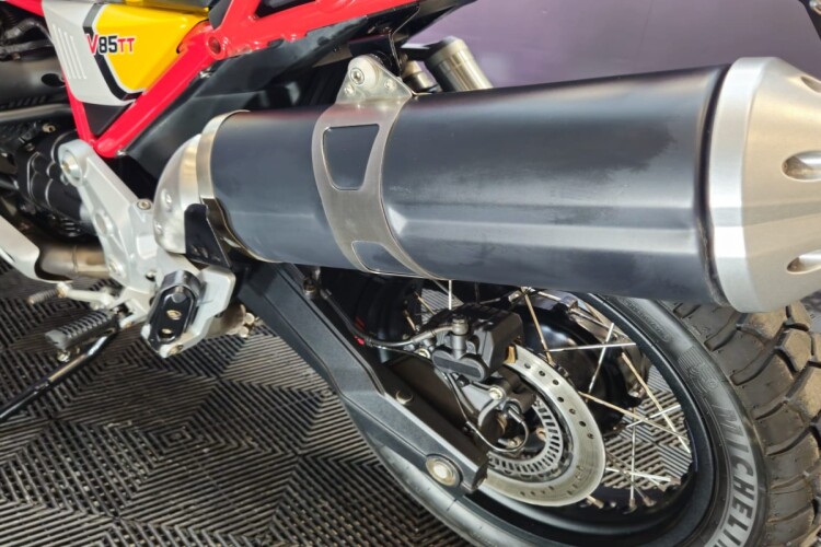 MOTO GUZZI V85