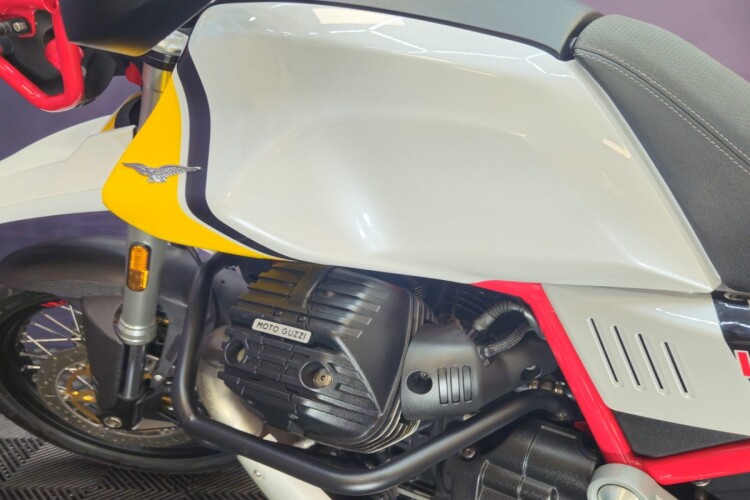 MOTO GUZZI V85