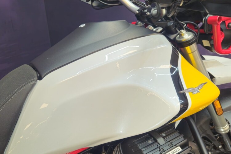 MOTO GUZZI V85