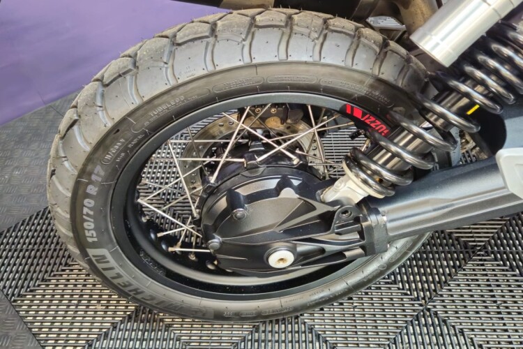 MOTO GUZZI V85
