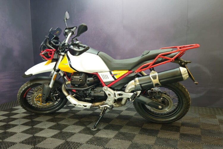 MOTO GUZZI V85