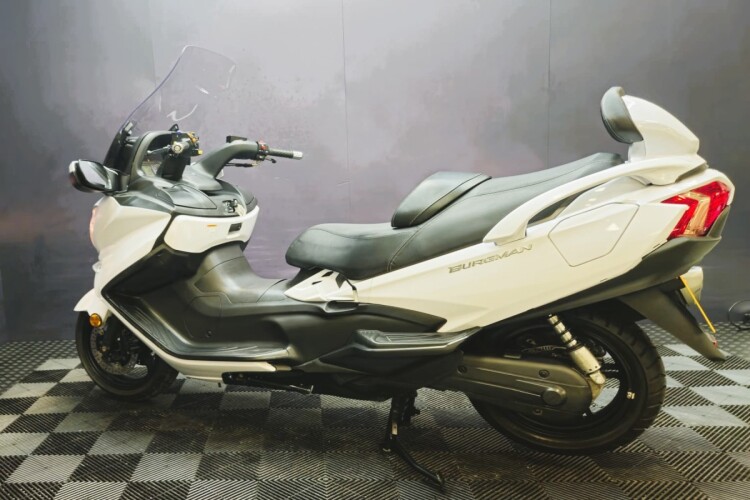 SUZUKI BURGMAN 650
