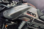 TRIUMPH TIGER 900