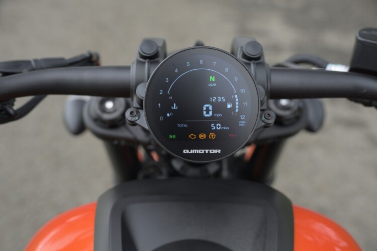 QJMOTOR SRV 600 V