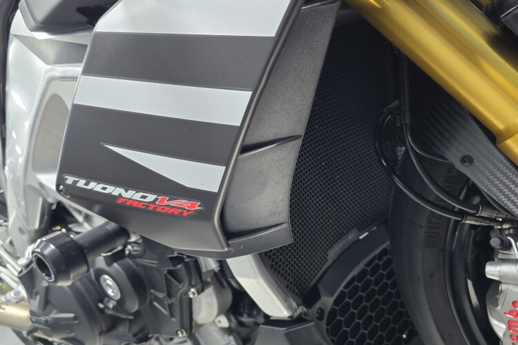 APRILIA TUONO 1100 V4