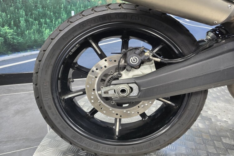 DUCATI SCRAMBLER 1100