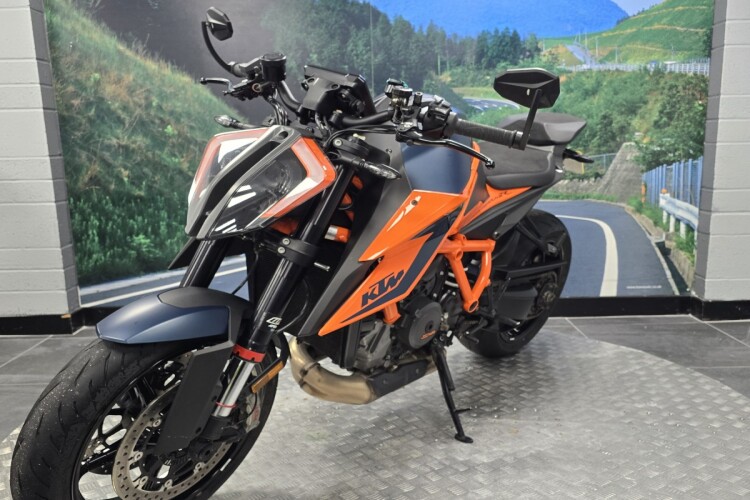 KTM 1290 SUPER DUKE R