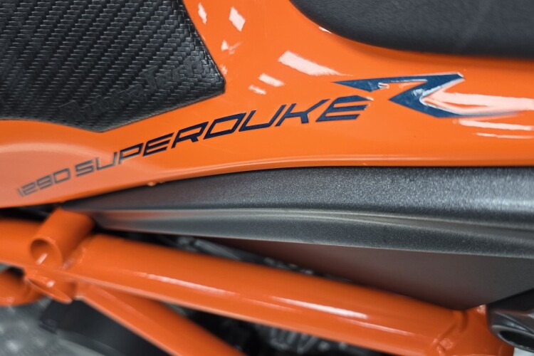 KTM 1290 SUPER DUKE R