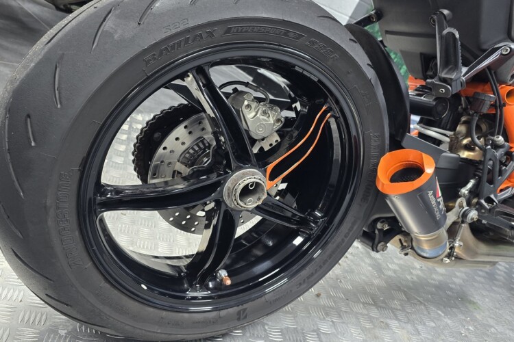 KTM 1290 SUPER DUKE R