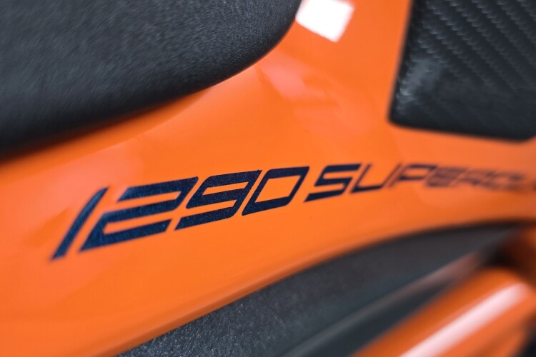 KTM 1290 SUPER DUKE R