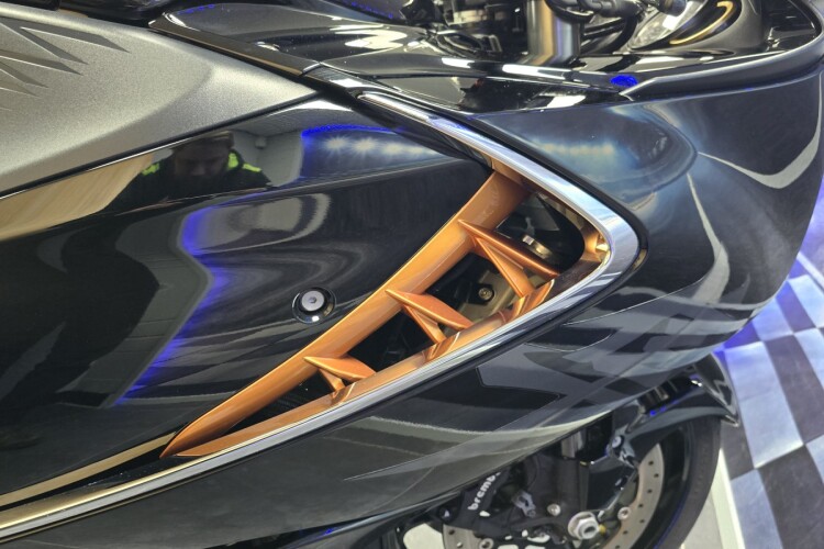 SUZUKI GSX1300R HAYABUSA