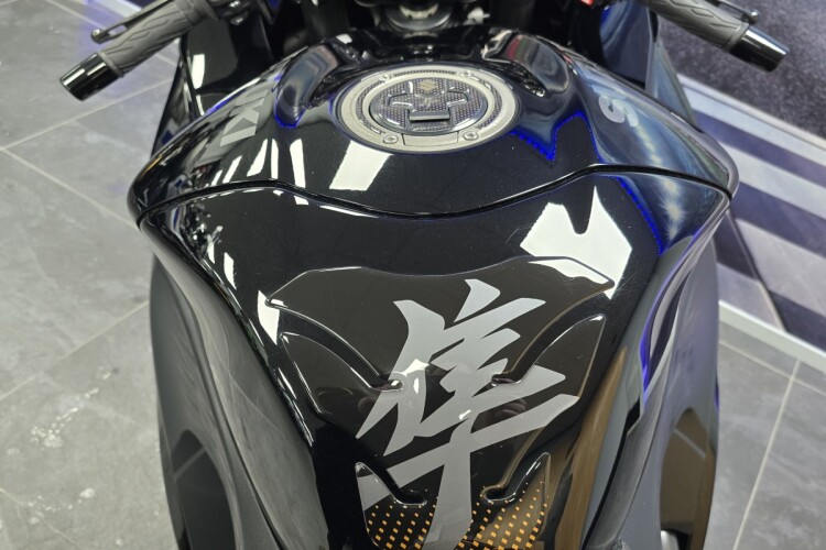 SUZUKI GSX1300R HAYABUSA