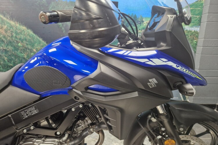 SUZUKI V-STROM 650