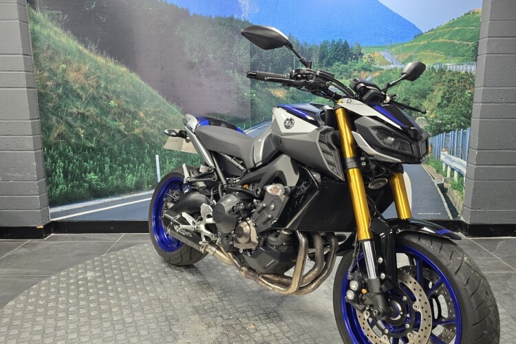 YAMAHA MT-09 SP