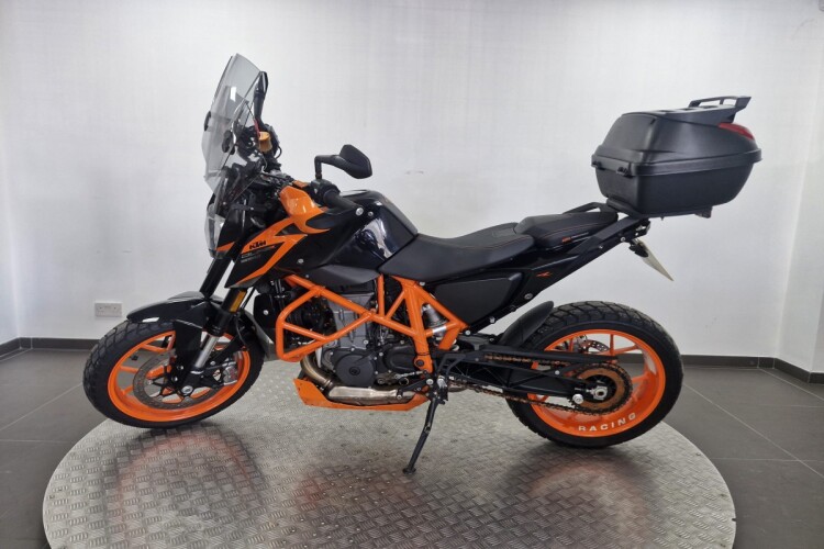 KTM 690 DUKE