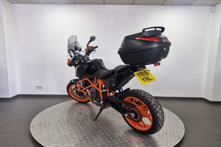 KTM 690 DUKE