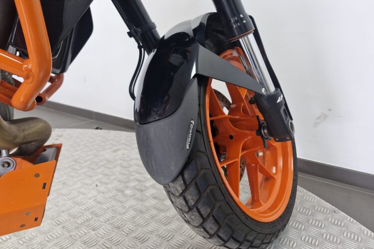 KTM 690 DUKE