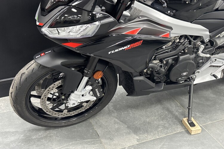 APRILIA TUONO 660