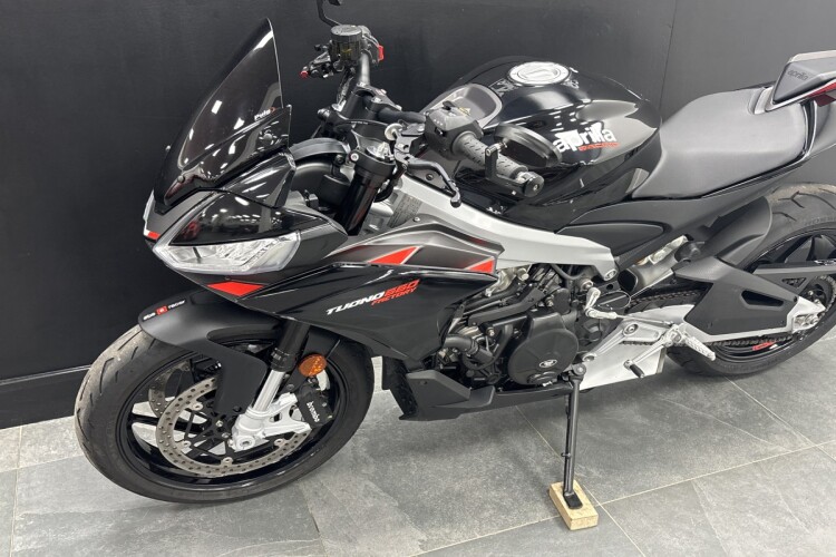 APRILIA TUONO 660