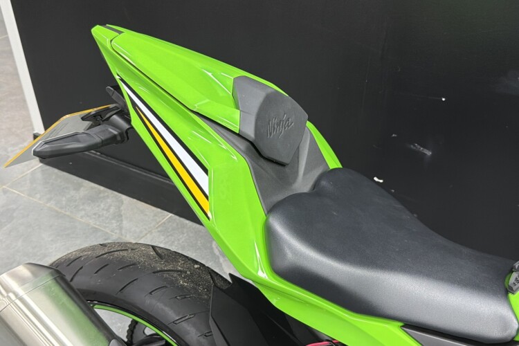 KAWASAKI NINJA ZX-4RR