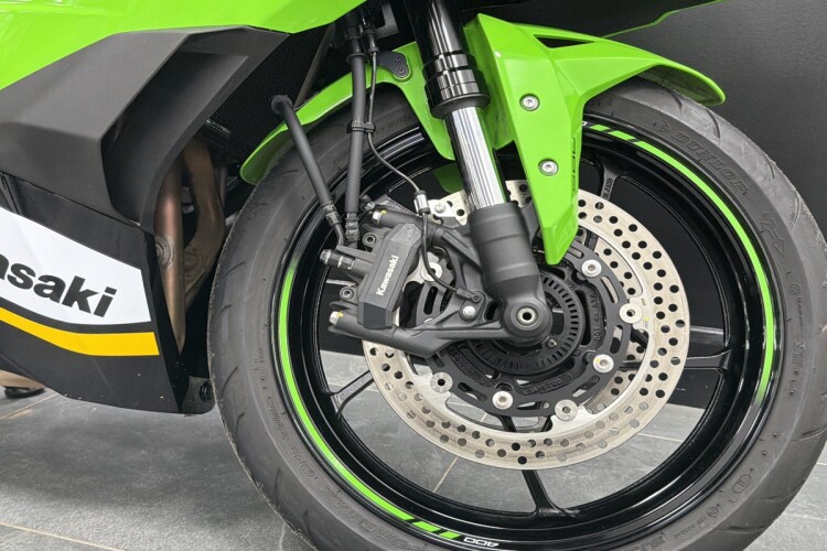 KAWASAKI NINJA ZX-4RR
