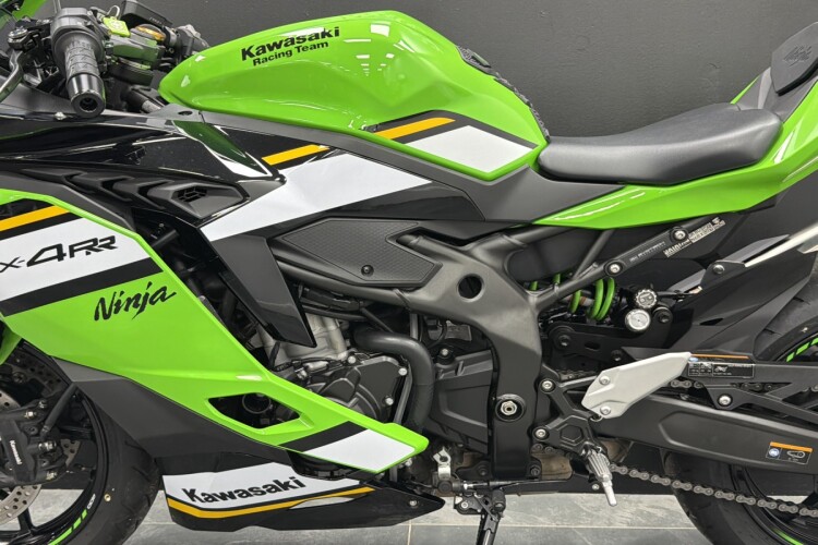 KAWASAKI NINJA ZX-4RR