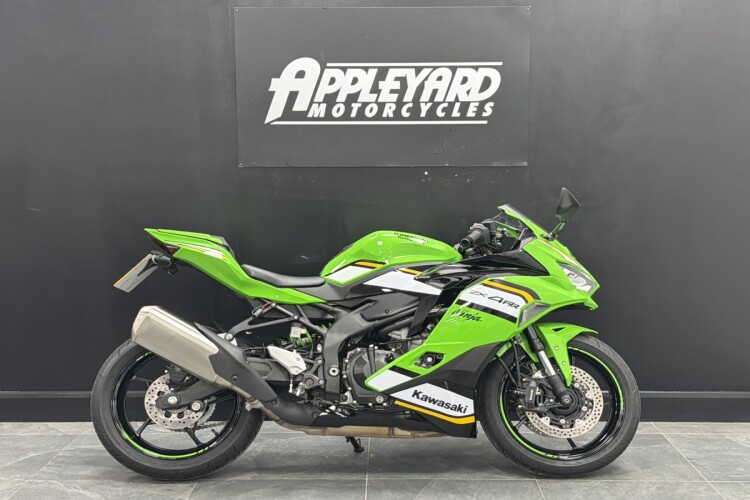 KAWASAKI NINJA ZX-4RR
