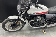 MOTO GUZZI V7