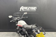 MOTO GUZZI V7