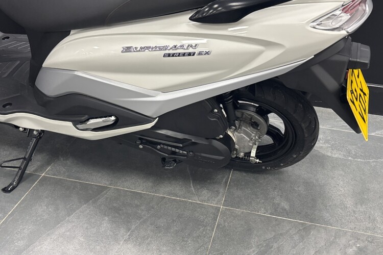 SUZUKI BURGMAN 125