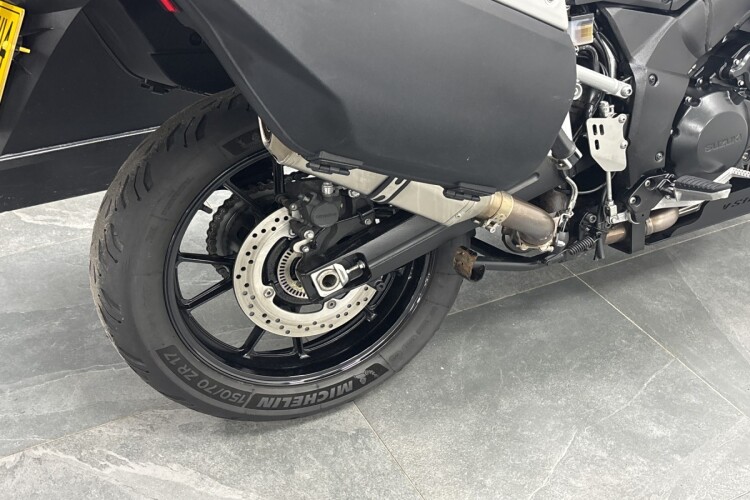 SUZUKI V-STROM 1000