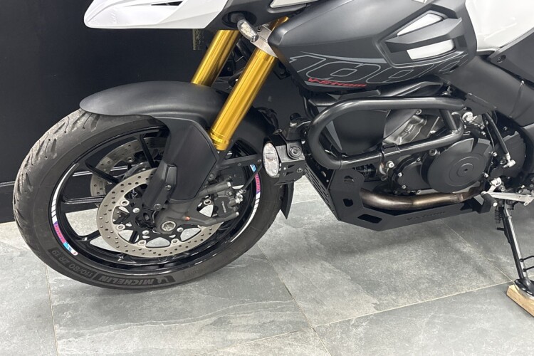 SUZUKI V-STROM 1000