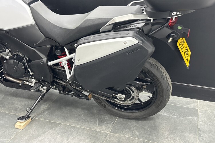 SUZUKI V-STROM 1000