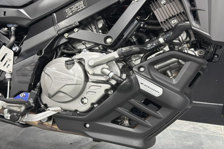 SUZUKI V-STROM 650