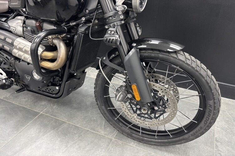 TRIUMPH SCRAMBLER 1200