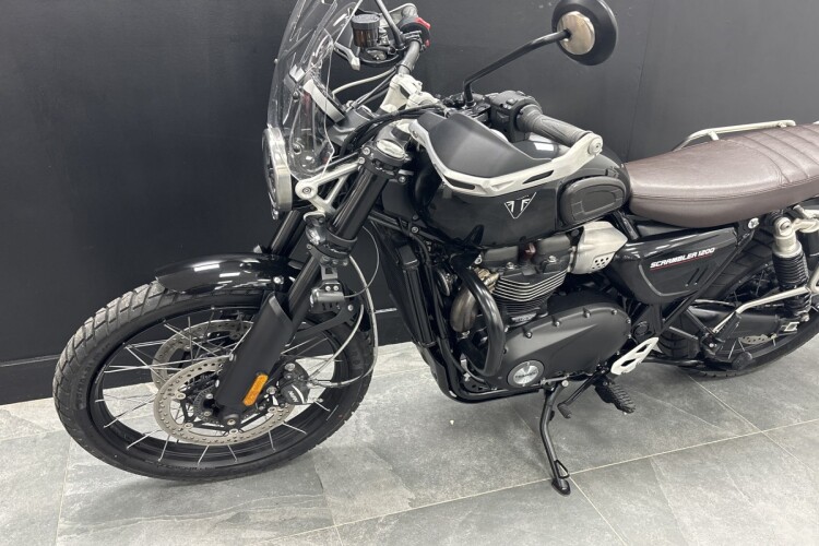 TRIUMPH SCRAMBLER 1200