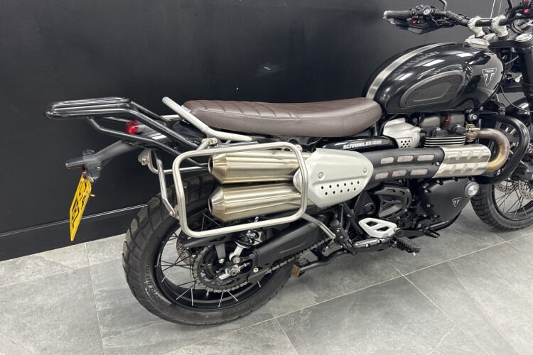TRIUMPH SCRAMBLER 1200