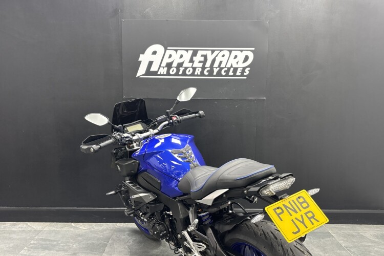 YAMAHA MT-10